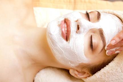 Intermezzo Salon & Spa woman having signature facial